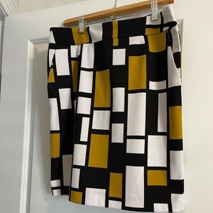 Gorgeous contemporary squared skirt